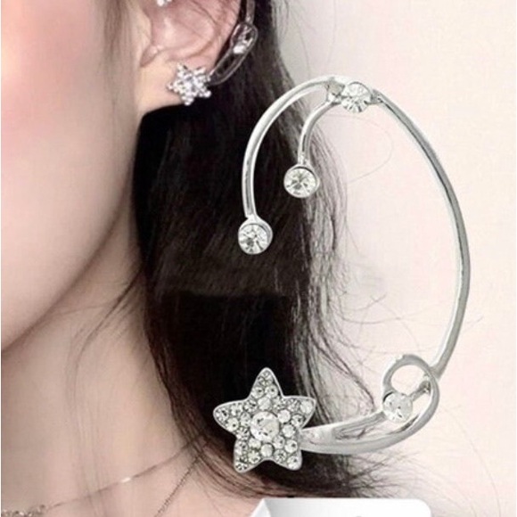 Moon And Star Pierced Ear Cuff Moon And Star Ear Jewelry - Picture 3 of 4